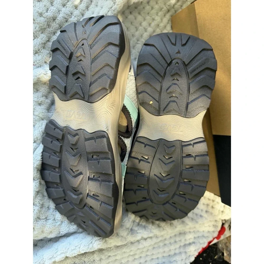 Teva women's Outflow Sandal Lunar rock size 5